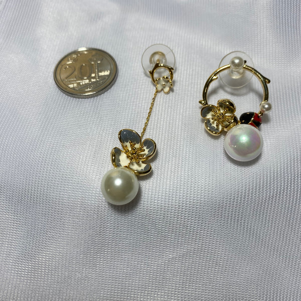 My Pearl Lady Bug Earring