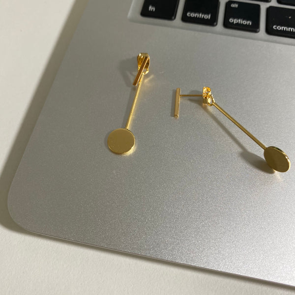 Gold Pendium Earring